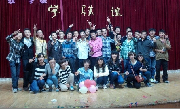 太阳集团城官网14072012-2013团学联谊晚会圆满成功